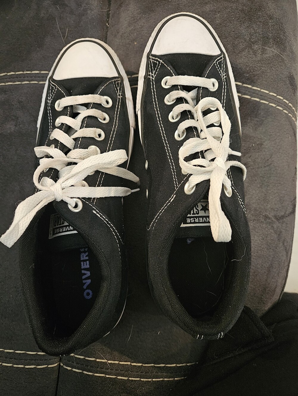 Converse Black & White Low-Top Canvas Sneakers Mens 9 Womens 11